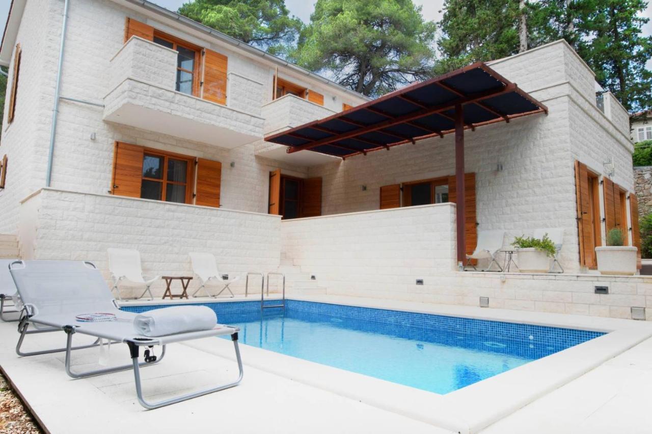 Private Luxury Villa Bianco On Solta For Up To 10 Persons, Heated Pool, Free Parking, Very Close To The Beach! Free Kajak & Mountainbikes, Great Living Area & Privacy! Rogač Εξωτερικό φωτογραφία